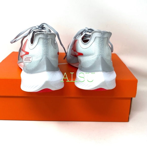 Nike Zoom Gravity Pure Platinum Women’s Sneakers - Picture 7 of 10